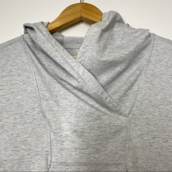 Indygena Pullover Sweater Hoodie Women Size Medium - Picture 3 of 6